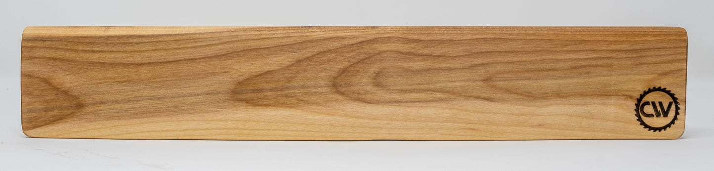 Magnetic knife holder in ash wood