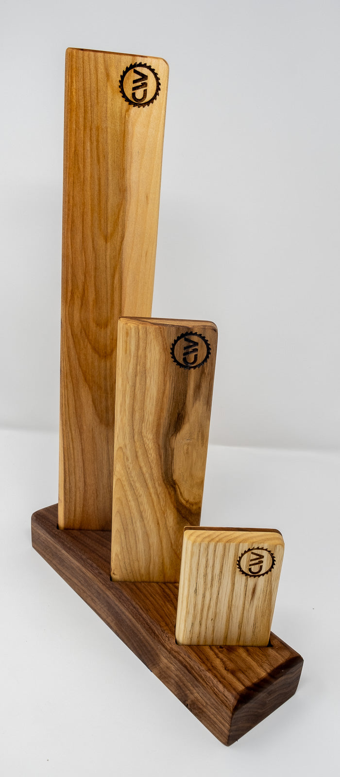 Magnetic knife holder in ash wood