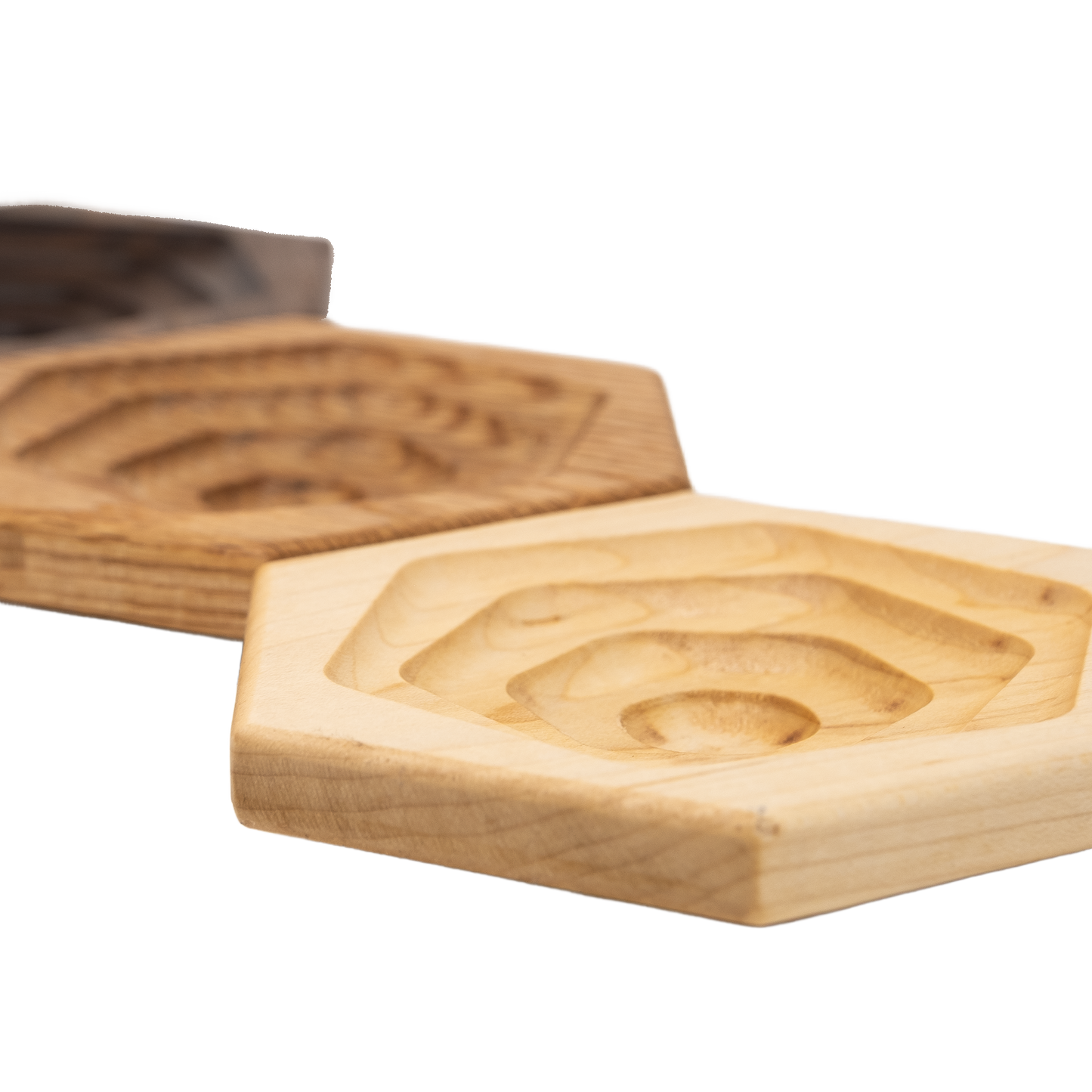 “Planchette apéro hexagonale en noyer noir — porte-verre WoodNutt”
“Planchette apéro hexagonale en érable — finition naturelle food-safe”